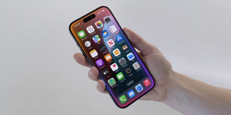 iOS 18 beta 1 now available to developers